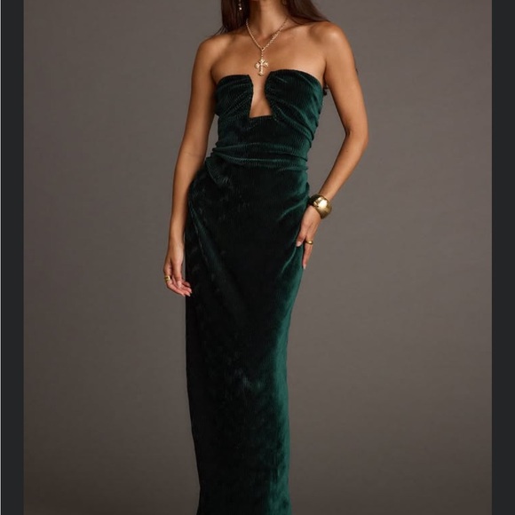 12th Tribe Dresses & Skirts - 12th Tribe Emerald Strapless Dress